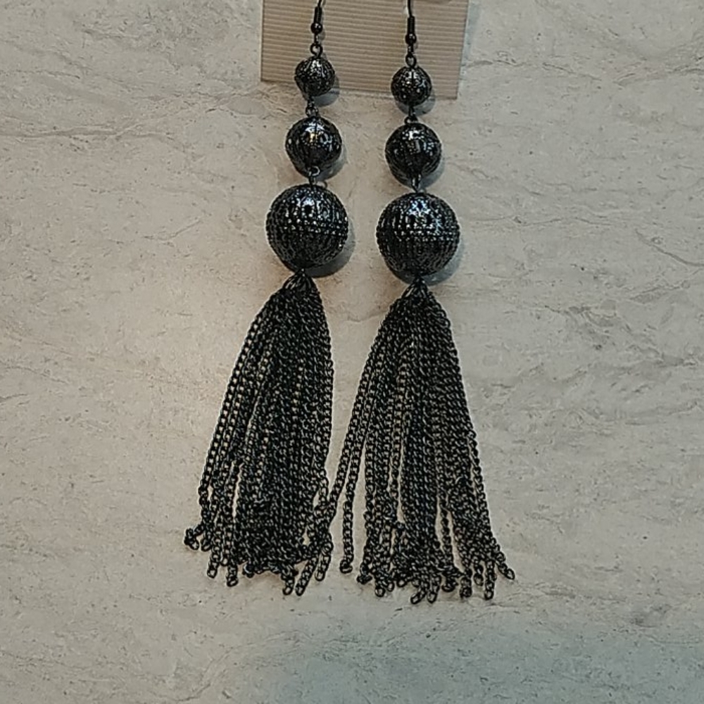 Dangle fashion earrings